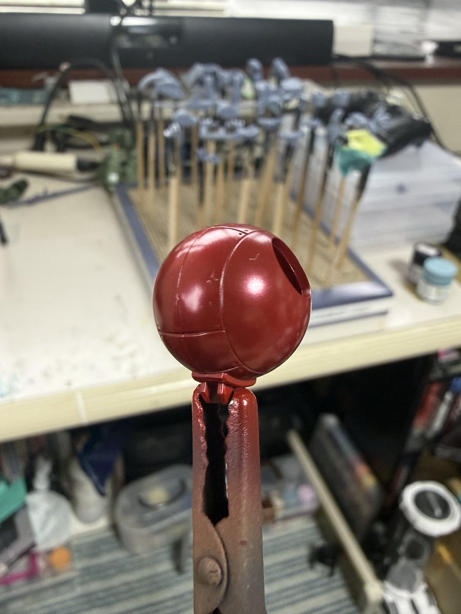 jkOmov0XJY54673's tweet photo. 昨日塗ったものを組めるとこだけ組み立て…
あるイベントにも出すので、アニメ調子で作りたいのにいつもパール入れちゃう癖が辞められない😇
ガイアプレミアムレッドにビスマスパールは、やはり美しい。
ネイビーにはゴールドパール、クリアグリーン層を入れて… https://t.co/GGw7NhmkYa