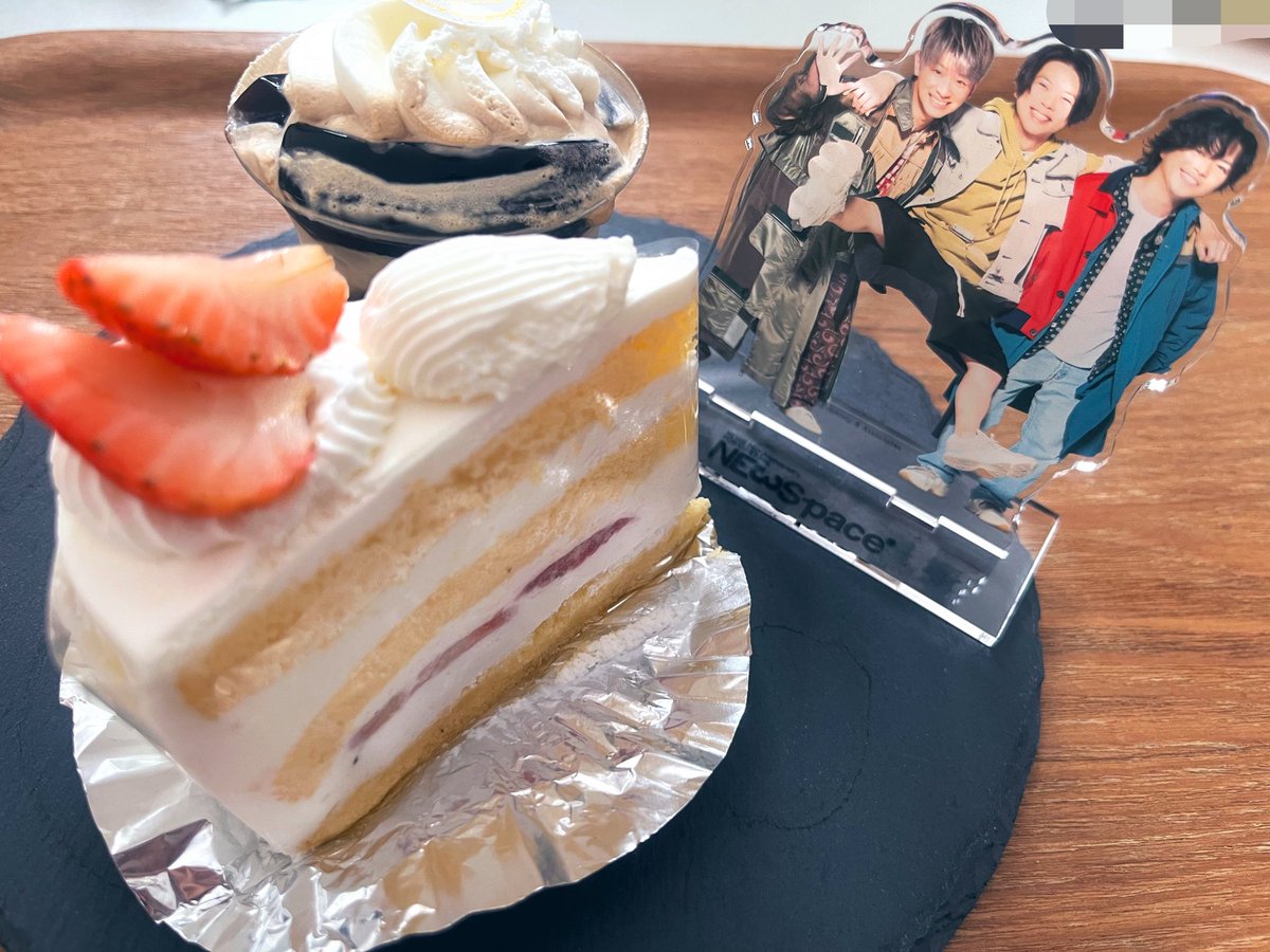 chimassty's tweet photo. #NEWS結成23周年 

NEWS HappyBirthday
1年に1度の魔法特別な日(  `▽´  )⊃ー✩⡱
NEWSは私の人生の一部です
人生の半分以上を共にしています🥺
ありがとう❤️
何が好きとか何に感謝とか、もう言葉じゃ言えない

ありがとう

大好きです

これからもよろしく😊 https://t.co/JSoq5HNPmQ