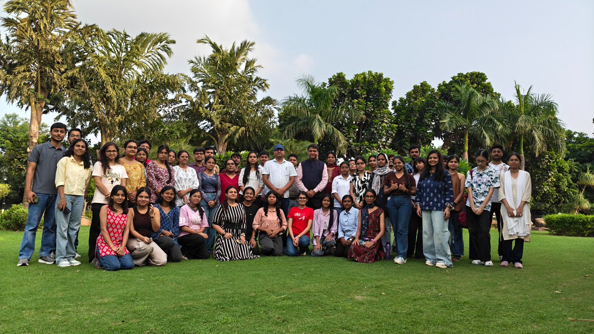 NIPGRsocial's tweet photo. Today, we welcomed students and faculty members from colleges of the @UnivofDelhi, under SHoDH’s CATALYST: Research Exposure &amp; Lab Exploration initiative, for a study tour at BRIC–NIPGR.
@DBTIndia @BricDbt @manoj_prasad70 https://t.co/5zYOsPvvOA