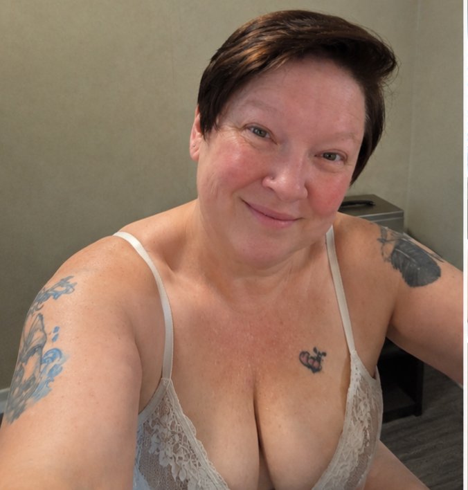 brandilove34's tweet photo. Would you love to be in a room with me for five minutes ❣️ https://t.co/HGus5i3gLk