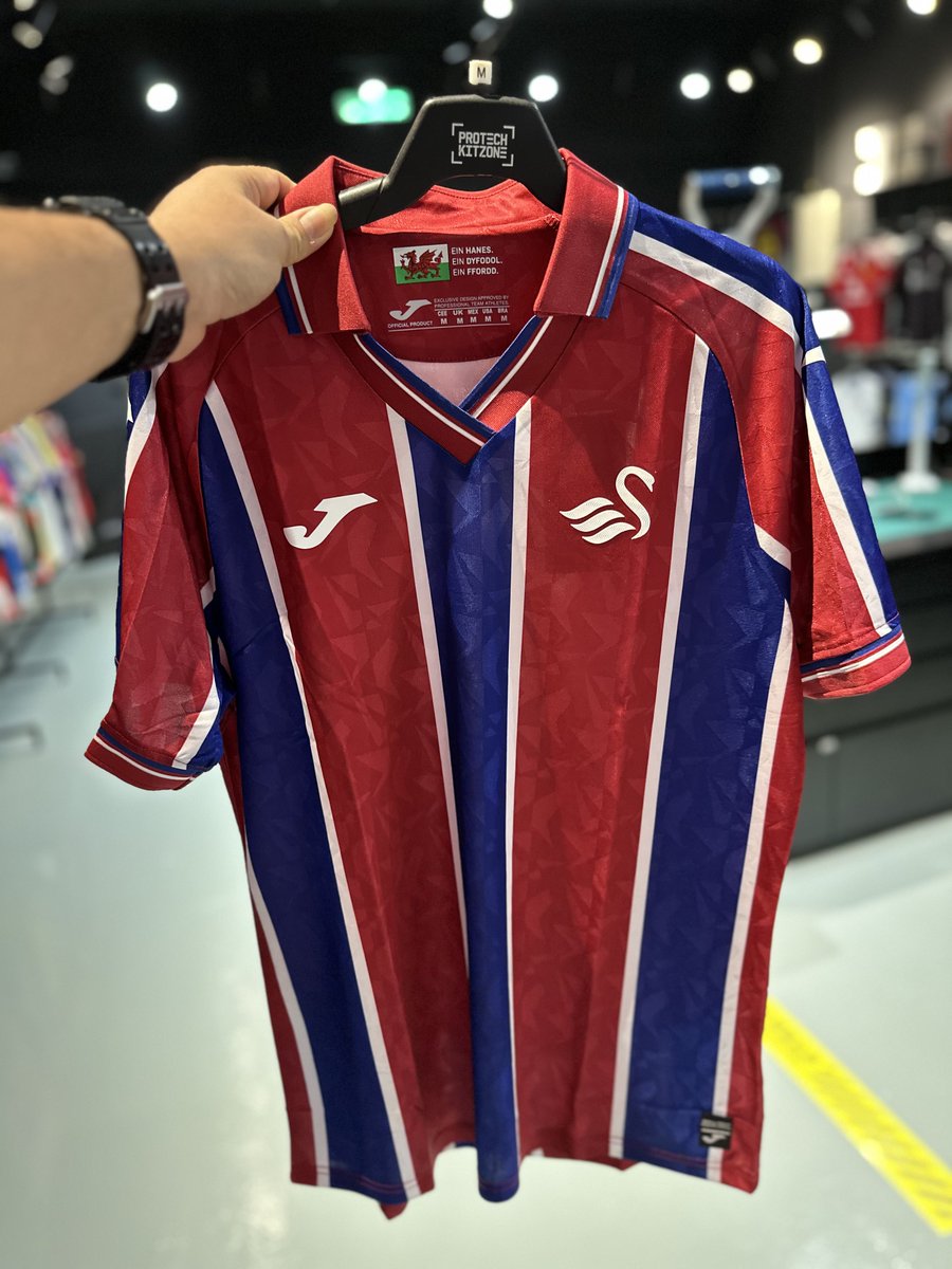 TitipLawas's tweet photo. Jersey Swansea City keren-keren

Jastip ready sampe 17 Sep https://t.co/X32c9RSapd
