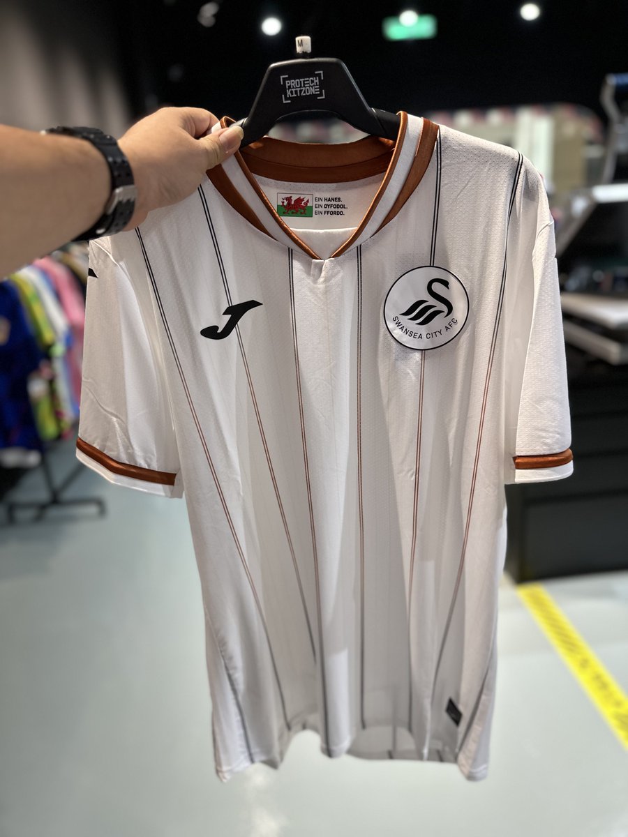 TitipLawas's tweet photo. Jersey Swansea City keren-keren

Jastip ready sampe 17 Sep https://t.co/X32c9RSapd