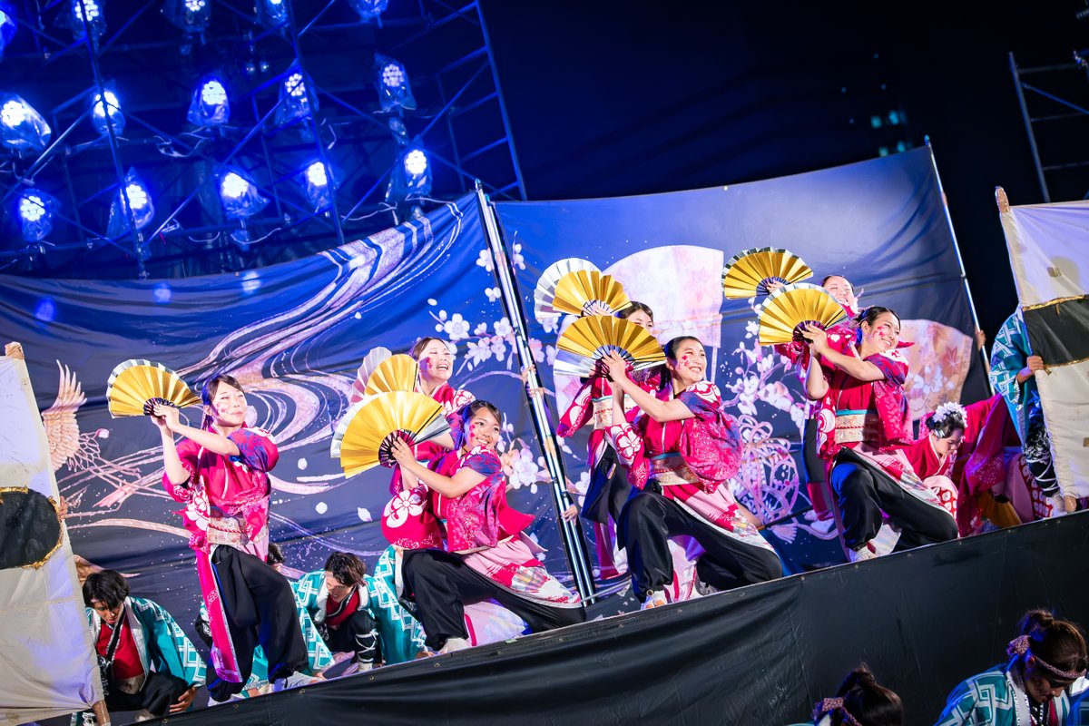 haruyosa23's tweet photo. 第27回 こいや祭り
京炎 そでふれ！志舞踊
09.13 大阪城公園 メインステージ (1/3)

※フィナーレ演舞

#こいや祭り #志舞踊 https://t.co/7tSqA4QsLF