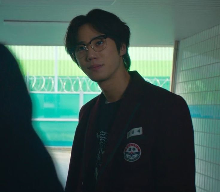 ahfx1w's tweet photo. 금성제한테만 어리광 부리는 연시은 너무 좋음
예를 들어서 소파에서 금 게임하고잇으면 다가와서 스윽 어깨에 치댐 그러면 게임 멈추고 ㅈㄴ쪼개면서 쳐다봄

왜 또 뭐가 문젠데
오늘 힘들었어
나 칭찬해줘

울망한 눈으로 올려다보면서 애교떨면 금성제 죽음 그대로 덮쳐서 딥키스하실듯 https://t.co/ijyzp4VsPt