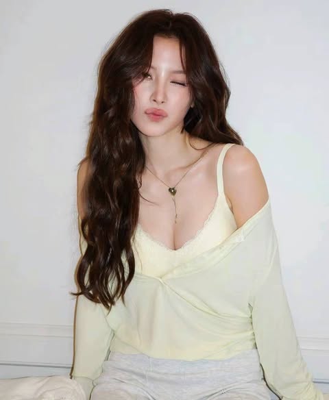 NCS_54's tweet photo. แอบมองได้แต่อย่าบอกใคร 👀 🫦 https://t.co/XZBmrfakKP