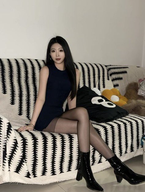 EleonoraFanny1's tweet photo. 今日份ootd🇦🇺
#澳洲 #墨尔本 #melbourne #Australia https://t.co/PePBNyWsxA