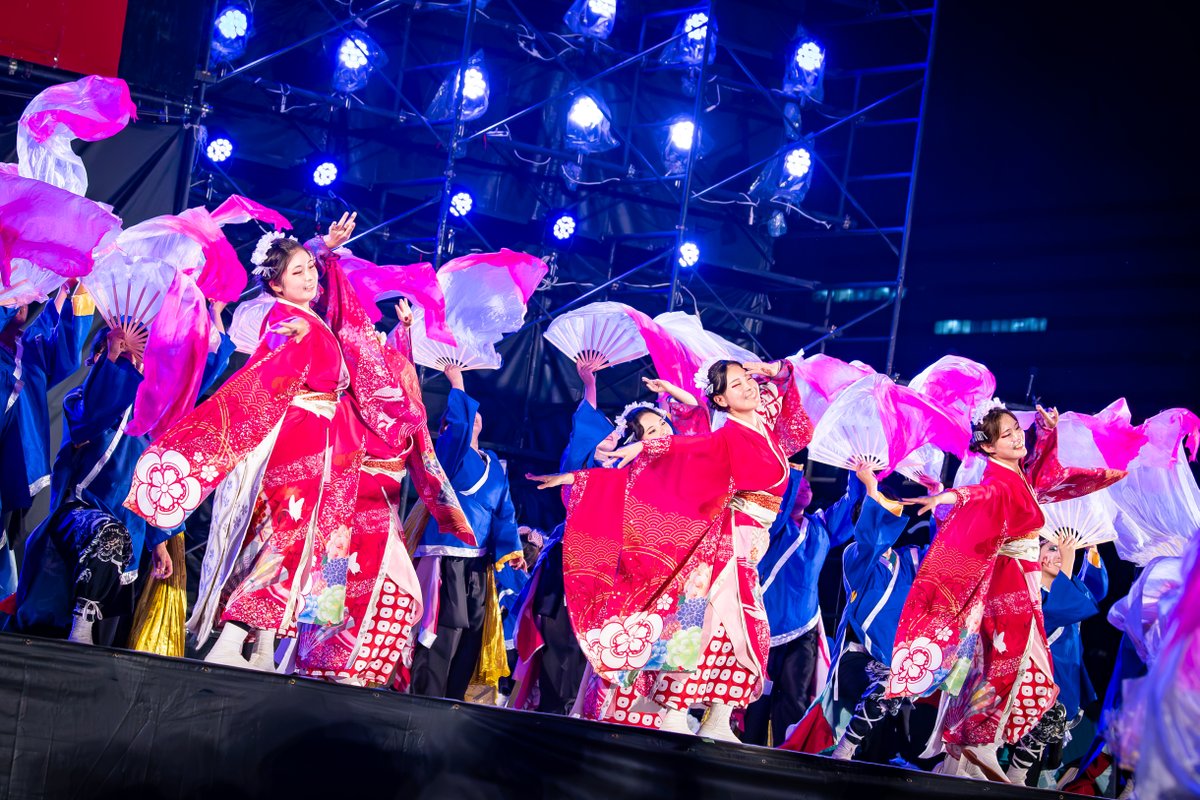 haruyosa23's tweet photo. 第27回 こいや祭り
京炎 そでふれ！志舞踊
09.13 大阪城公園 メインステージ (2/3)

※フィナーレ演舞

#こいや祭り #志舞踊 https://t.co/UEYSt9MqoL