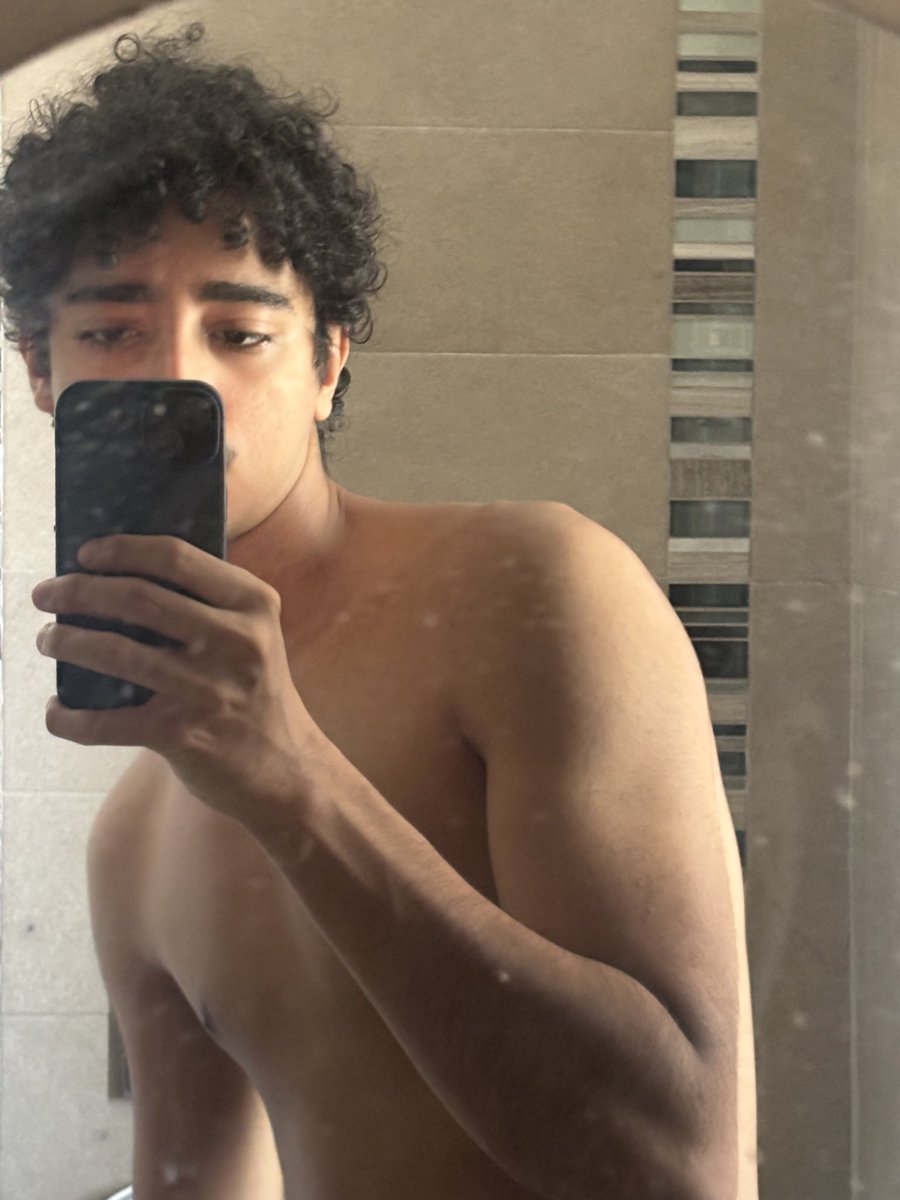 mhdboi's tweet photo. Dump début septembre https://t.co/EZxujKynnh