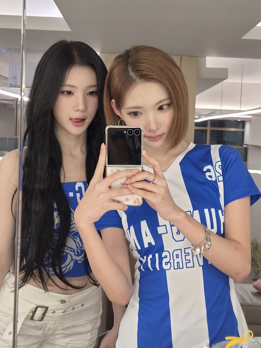 H2H_INA's tweet photo. 260015 #JIWOO weverse post with #JUUN

Chung-Ang University💙🤍

#Hearts2Hearts #하츠투하츠 #H2H
@Hearts2Hearts https://t.co/UhDtRhck1h