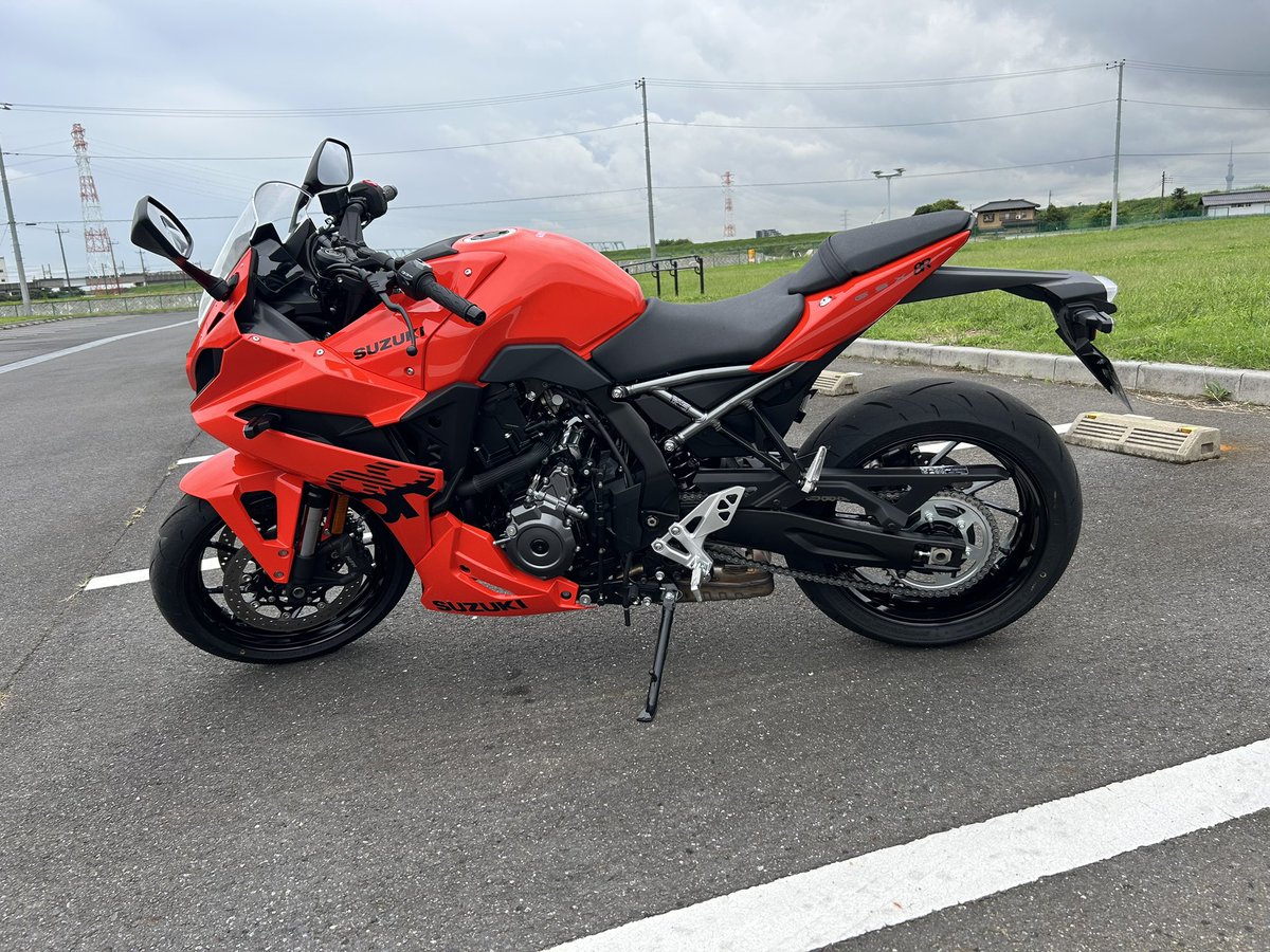 AOKITAKAO_'s tweet photo. GSX-R1000R、GSX-8R 、Vストローム250、バーグマン400、今日はスズキのバイクを4台乗りました。

#gsxr1000r #gsx8s #vストローム250 #バーグマン400 https://t.co/E5iZKKIcJM