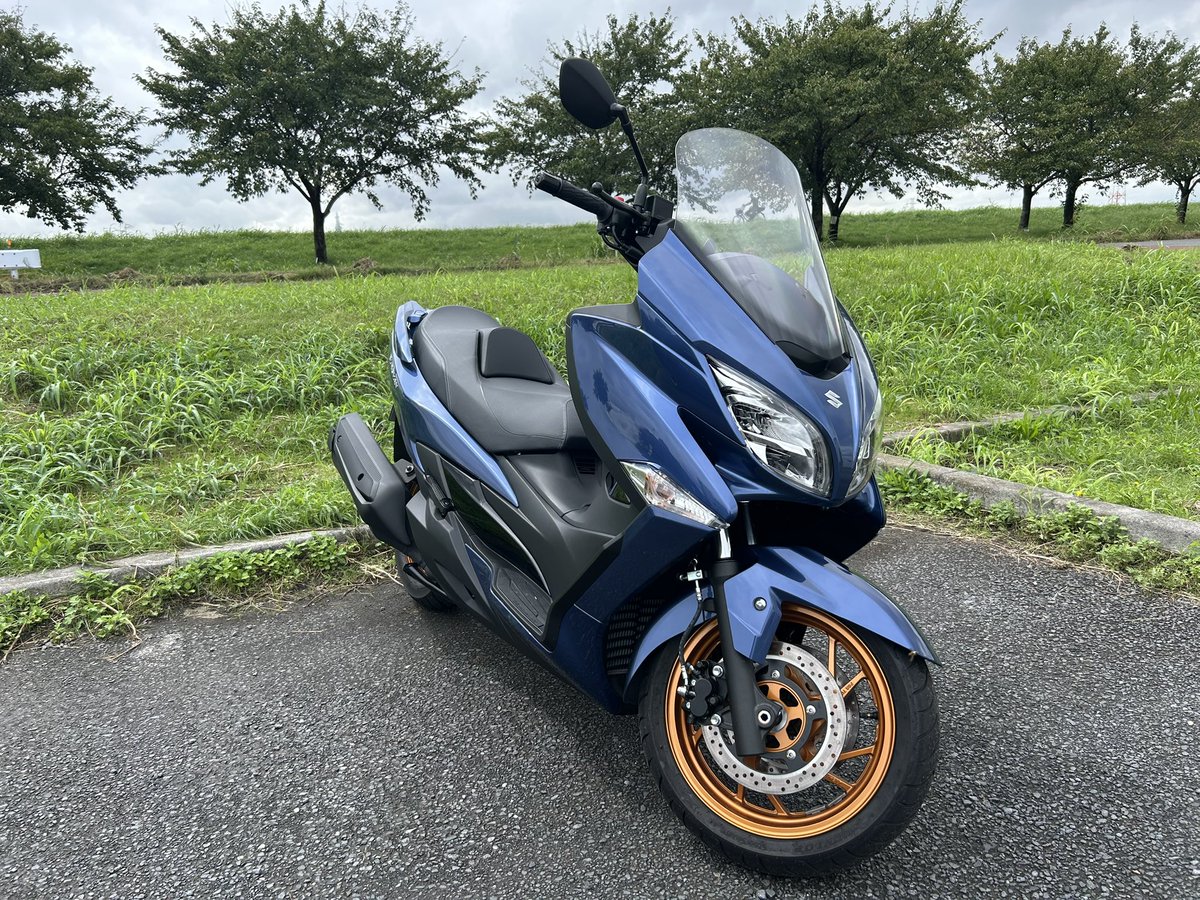 AOKITAKAO_'s tweet photo. GSX-R1000R、GSX-8R 、Vストローム250、バーグマン400、今日はスズキのバイクを4台乗りました。

#gsxr1000r #gsx8s #vストローム250 #バーグマン400 https://t.co/E5iZKKIcJM