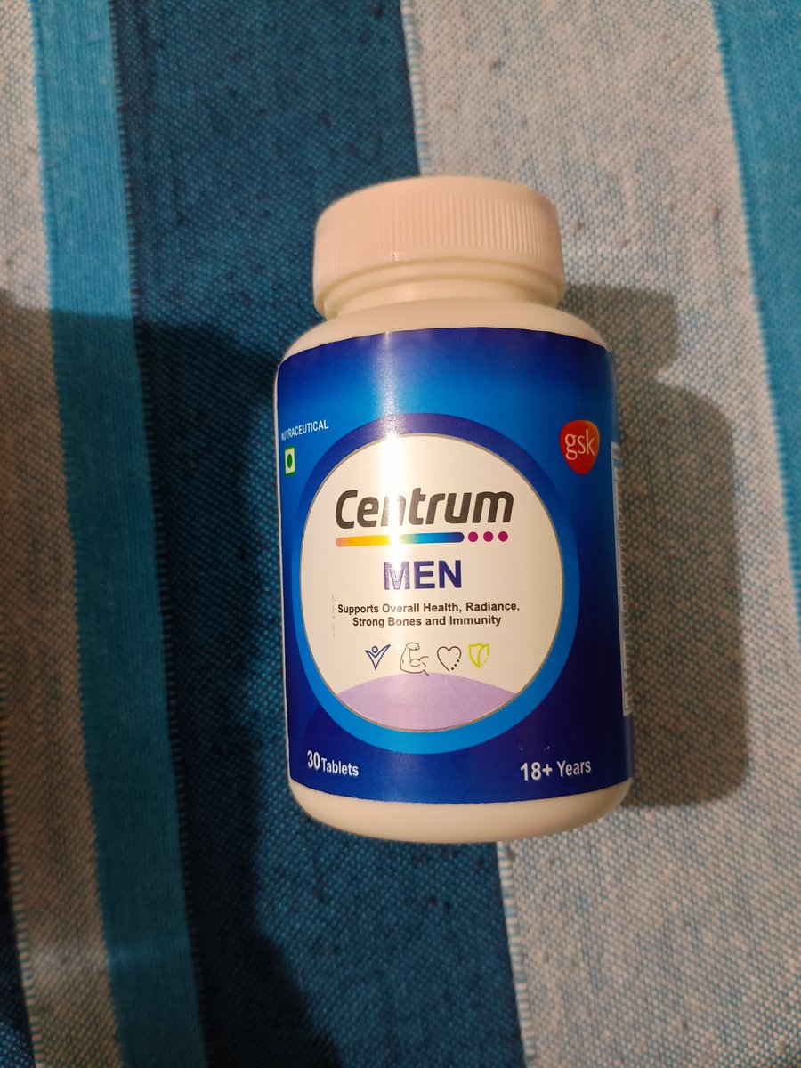 Volwhisperer's tweet photo. @Flipkart @flipkartsupport
Ordered Centrum multivitamins from Flipkart and received a fraudulent product.
 1-I ordered a 50-tablet pack and they gave me a 30-tablet pack
2- The product looks fake, there is no product number or batch number on it
3- The product was already opened https://t.co/haHHP9OamZ