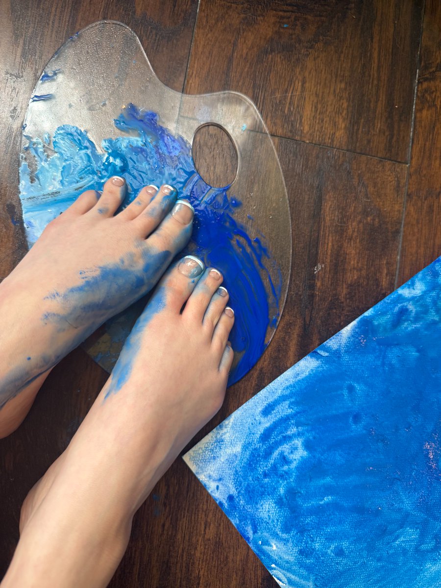 Elarapaints's tweet photo. Mood: Blue
#bodyart #feetfetısh #unconventionalart https://t.co/LYxjThxPvu