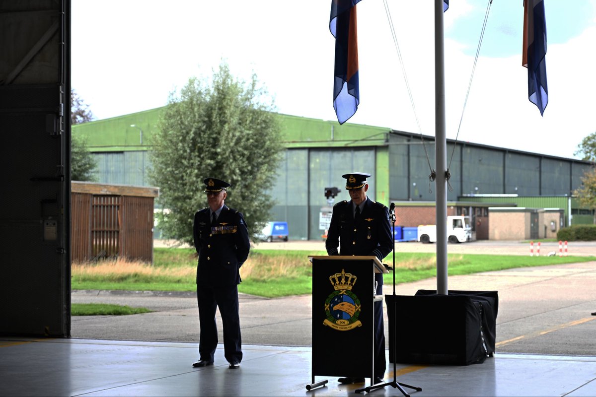 VlbLeeuwarden's tweet photo. 🦅Videre vincere est - ‘Zien is overwinnen‘👀

Op 10 september 2026 vond de commando-overdracht plaats van het 306 squadron.

Het commando werd overgedragen van luitenant-kolonel Jan ‘Muezli’ Ruedisueli naar Luitenant-kolonel Martin ‘Hook’ Hogervorst. https://t.co/zEqw4rBt1Y