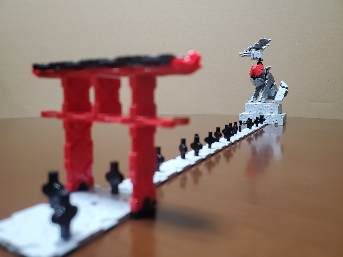 favorite_PIDL's tweet photo. ニックネーム：TOMATO
タイトル：巨大狐参拝
年齢：10歳
巨大な狐像の祀られている神社を参拝している様子を想像しました。
No3パーツによる参拝者の人々で狐像の大きさを強調しています。

@LaQbl  
#LaQ芸術祭2026夏の陣フリー https://t.co/sbATKG4yR7