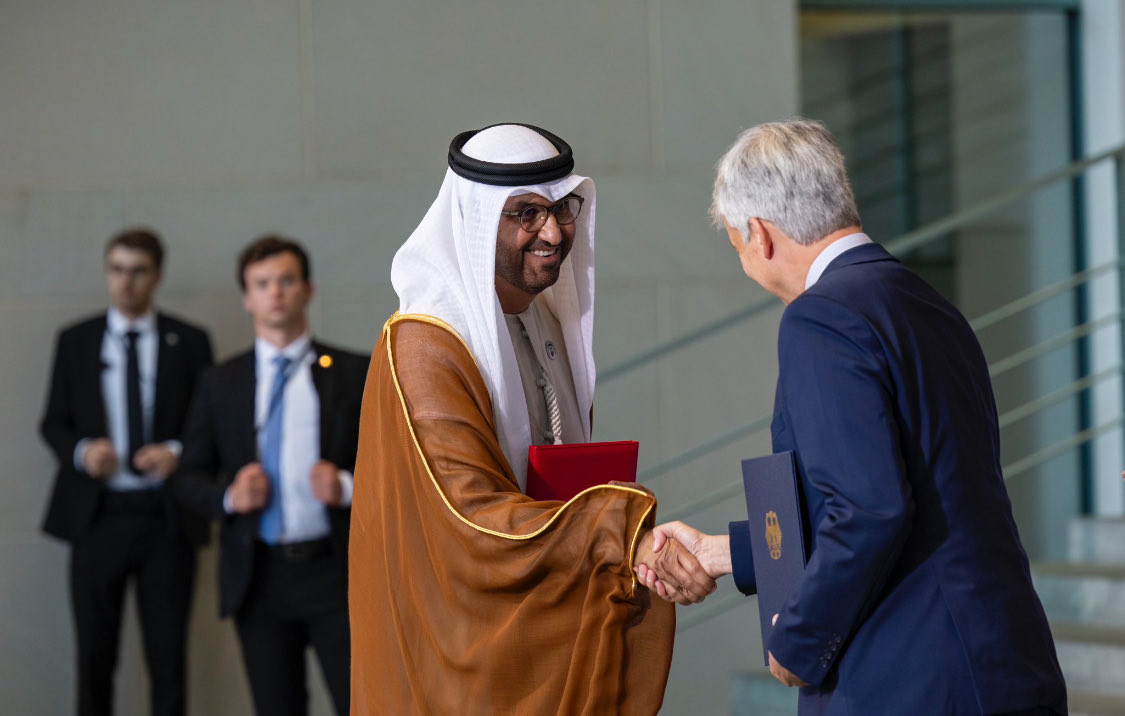 MohamedBingcia's tweet photo. I met Federal Chancellor Friedrich Merz in Berlin to discuss how the United Arab Emirates and Germany can expand their cooperation—particularly in the areas of economy, innovation, technology, renewable energies, artificial intelligence, culture, and education.#uea #presd https://t.co/srYdOrsG8o