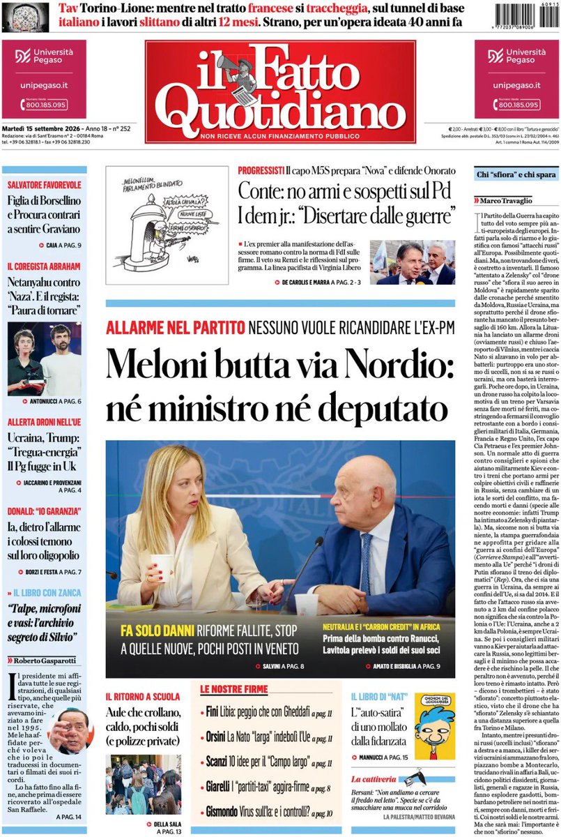 marsetac's tweet photo. Caro @marcotravaglio, questa è una di quelle occasioni - purtroppo sempre più frequenti - nelle quali credo che tu abbia passato il segno.

Passi pure il tuo giornalismo militante contro l'Occidente libero nel quale puoi impunemente scrivere menzogne a favore di una dittatura straniera, senza che nessuno te ne chieda conto.  Passi anche il tuo sorrisetto beffardo e saccente col quale spacci le tue opinioni per nuove verità. Quello che non è poissibile accettare è che nei tuoi profondi inchini nei confronti del regime mafioso di Mosca, nell’abisso morale e deontologico dal quale divulghi quella che consideri “informazione”, tu trascini il sistema di regole che tutela la libertà e il diritto alla vita, legittimando gli istinti peggiori della setta di odiatori che ti applaude.

Nel tuo editoriale di oggi definisci l'attacco al treno ucraino al confine con la Polonia come un "normale atto di guerra contro consiglieri e spioni che aiutano militarmente Kiev". E, aggiungi che, "se poi i consiglieri militari vanno a Kiev per aiutarla ad attaccare la Russia, sono legittimi bersagli e il minimo che possa accadere è che rischino la pelle". Racconti quindi ai tuoi lettori che è normale e ovvio che continuino a piovere droni russi sul territorio ucraino e ad ammazzare gente, senza nemmeno più nemmeno un cenno di condanna verso un regime aggressore, invasore e assassino.

Sul treno che per te meritava di essere attaccato c'erano però solo civili (206, per la precisione) e anche qualora ci fossero stati a bordo funzionari occidentali (che erano in realtà su un altro mezzo), non sarebbe cambiato molto, visto che erano anche loro praticamente tutti civili ed un eventuale attacco diretto avrebbe messo a rischio anche tutti gli altri civili presenti sullo stesso convoglio. A dire che è ignobile e illegale non sono io ma le convenzioni internazionali, che si applicano anche alla tua amata Russia e, ti sorprenderà, persino ai tuoi editoriali del cazzo.

Come è potuto succedere che il giornalista che si ergeva contro la collusione tra politica e mafia, abbia iniziato a sostenere il più mafioso tra i regimi del mondo e a giustificare i suoi omnicidi?

Non c'è più nulla di sano nel tuo modo di approcciare alla questione ucraina. Non c'è più nulla di umano in te. Vuoi la distruzione di un intero popolo che per puro accanimento ideologico per te è diventato un nemico. Vuoi la disintegrazione del nostro sistema di libertà.

Vorrei poterti dire che mi fai schifo. Ma la verità è ormai che provo solo inifinita pena nel vedere che tu ti debba guadagnare da vivere sciorinando quotidiane offese contro chiunque difenda libertà e democrazia, esaltando ciminali, sterminatori, dittatori e corrotti di ogni dove e dovendo ogni giorno superare te stesso nel mentire ed offendere il nostro lavoro e la nostra patria.

Con profonda e sincera disistima.
