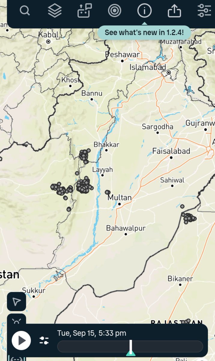 WeatherOfPK's tweet photo. کوہ سلیمان پر موسلا دھار بارش۔۔
تحصیل تونسہ کے میدانی علاقوں میں بارش کے امکان موجود https://t.co/T7OsTmPFex