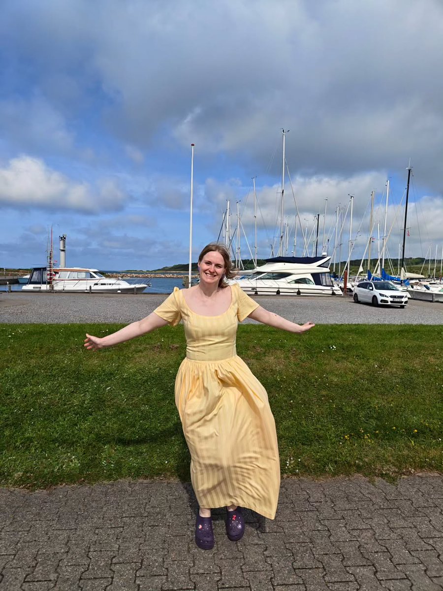 lipe_top's tweet photo. Glemte helt at poste de her billeder. Nok fordi jeg ikke blev helt tilfreds med kjolen. Den blev simpelthen for... https://t.co/n9JuuTcboG