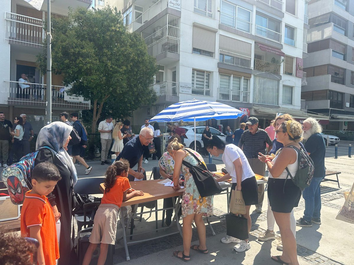 EgeKKB's tweet photo. 1- İzmir Konak’ta Salih İşgören İlkokulu’nun yıkılmasının üzerinden 3 yıl geçti. Ancak okulun yeniden yapımına hâlâ başlanmadı.
Bu gecikmenin bedelini ise çocuklarımız ödüyor.
📍 Salih İşgören İlkokulu öğrencileri
📍 Melih Özakat İlkokulu öğrencileri
📍 Gazi Ortaokulu öğrencileri https://t.co/mJ25I2L1qb