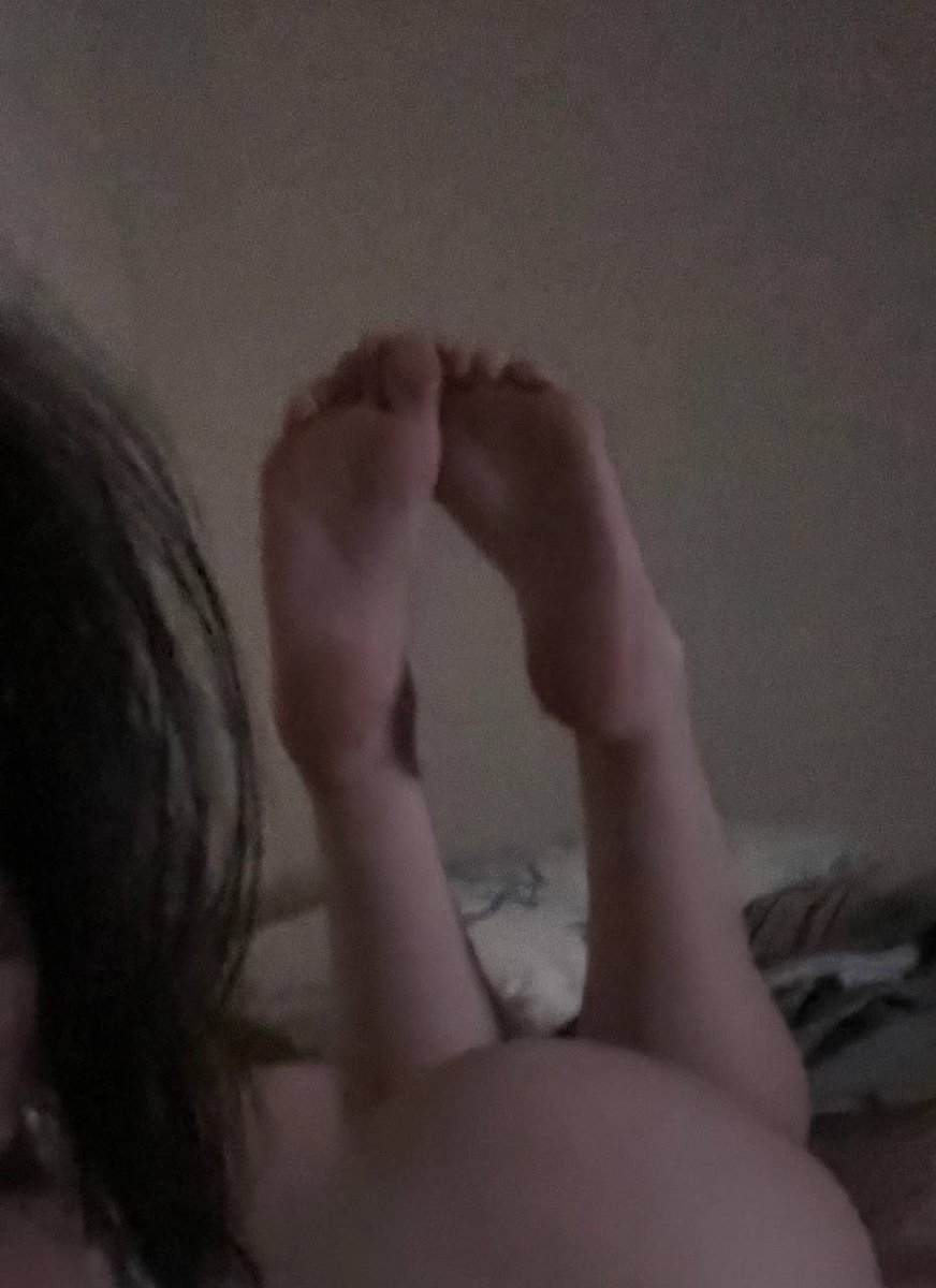 bunnye0f's tweet photo. bodycheck from evening :3 https://t.co/HeeGfsKNsZ