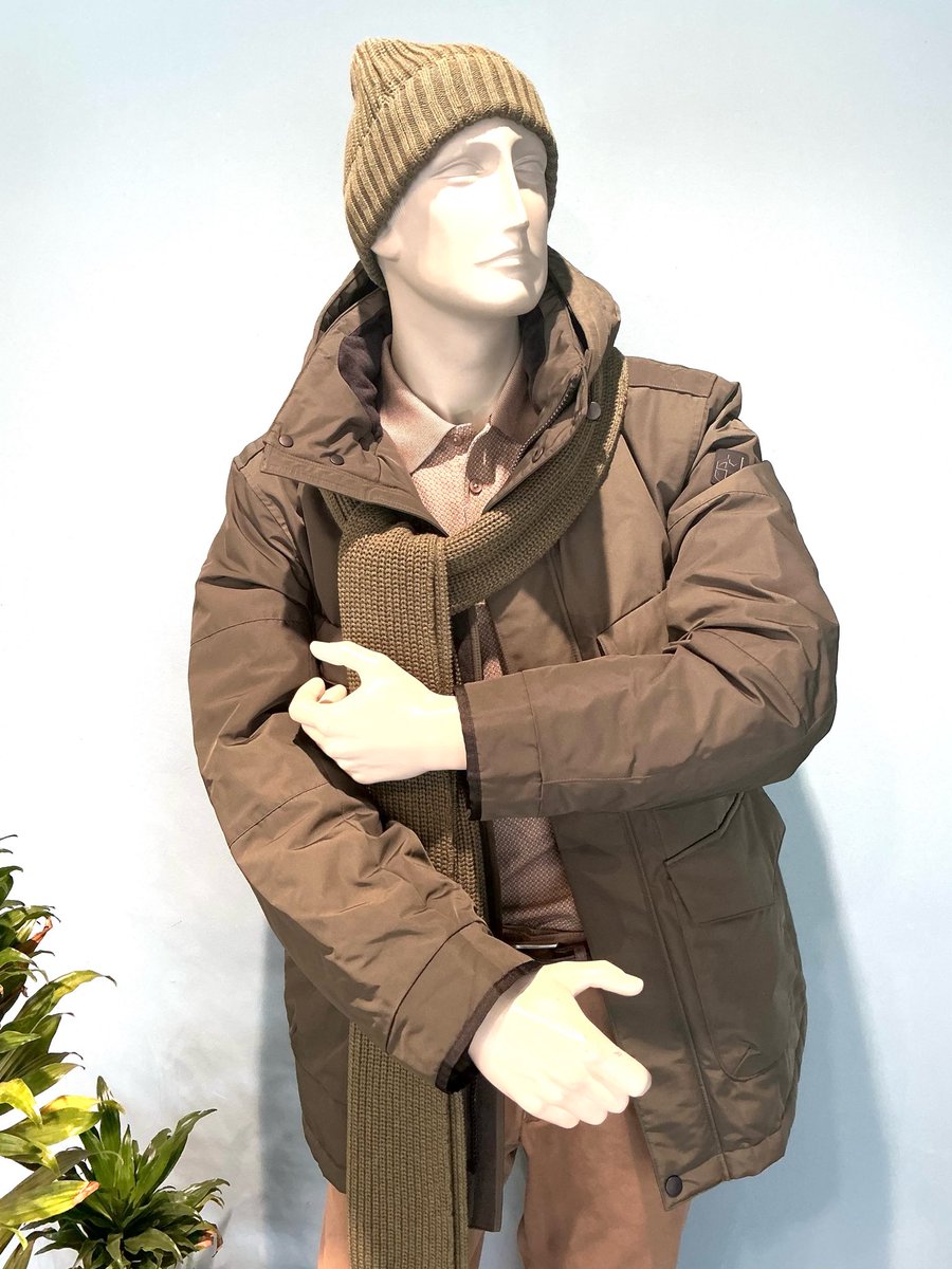 maxim1953's tweet photo. Vest met kap en veel zakken.

#herenkleding #winkelen #shoppen #shopping #shoplocal #bredabaan #merksem #antwerpen https://t.co/EmPBpDdJaR