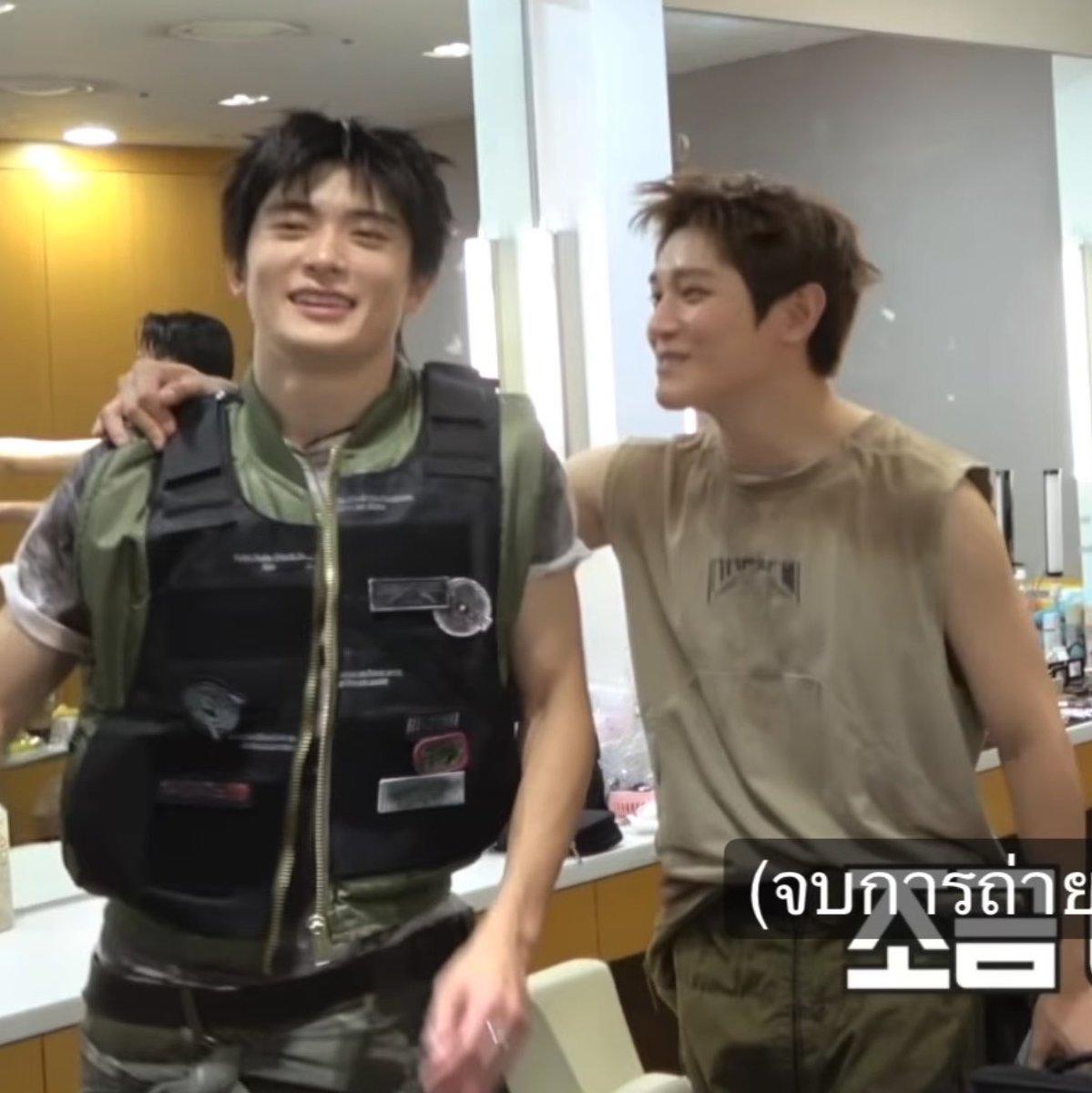 mtyong_'s tweet photo. โอร้ยตงนิ้ คือคุยอารายกันงุ้งงิ้งน่ะ ไม่ทันรุ้เรื่องก้โดนตัดฉั้บ..😁 ㅜㅜㅜㅜㅜㅜㅜㅜㅜㅜㅜㅜㅜ https://t.co/OuUNY9GTCi