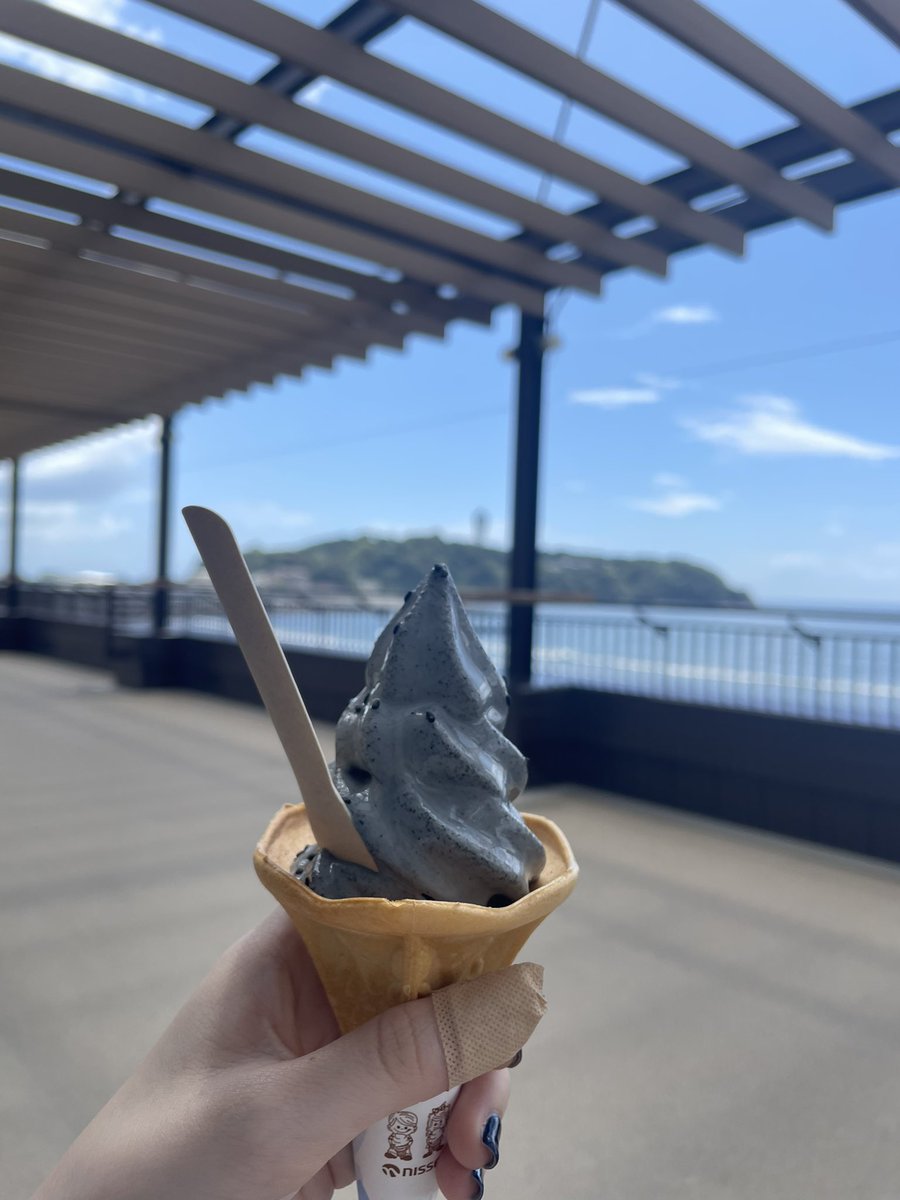 nayuta803's tweet photo. 今日は定期配信もご視聴
ありがとうございました〜！
みなさん曇りのち雨ですが、
良いシルバーウィークを
お過ごしください‼️
私はご当地カード集めかな！？
来週の配信は木金どちらにやります(^_^) https://t.co/1REEQIwDcA