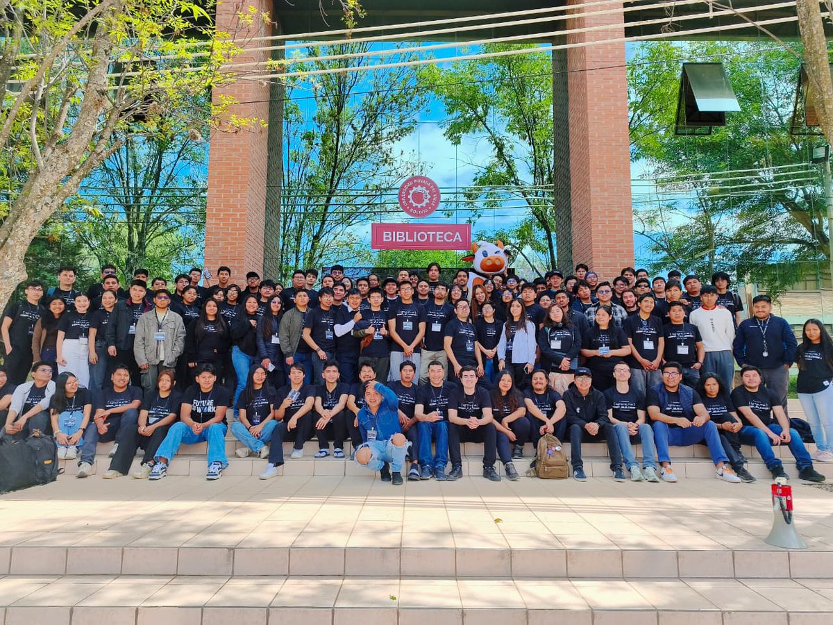 AvaxTeam1's tweet photo. Avalanche and Team1 showing up at @EthereumBo Buildathon 2026 🇧🇴

More than 20 projects chose to build on Avalanche during the event. @Team1LatAm connecting with builders across the region https://t.co/trvI9ecVzD
