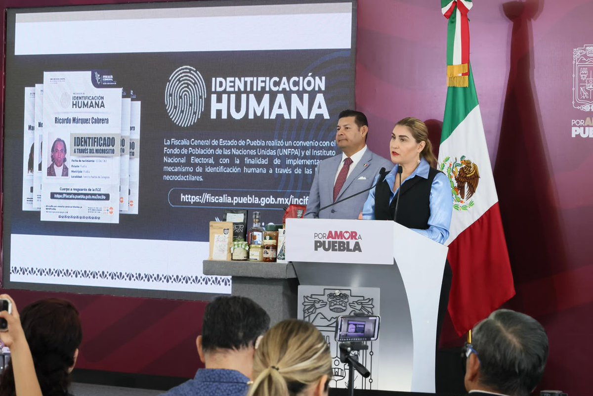 MxExilio's tweet photo. Puebla | @Gob_Puebla suma esfuerzos para localizar a Hugo Alejandro Hernández Tello
https://t.co/spHcWBbWXA 👈 Nota en Exilio
#Puebla #BUAP #Desaparecido #HugoAlejandro https://t.co/8gYRmDEekk