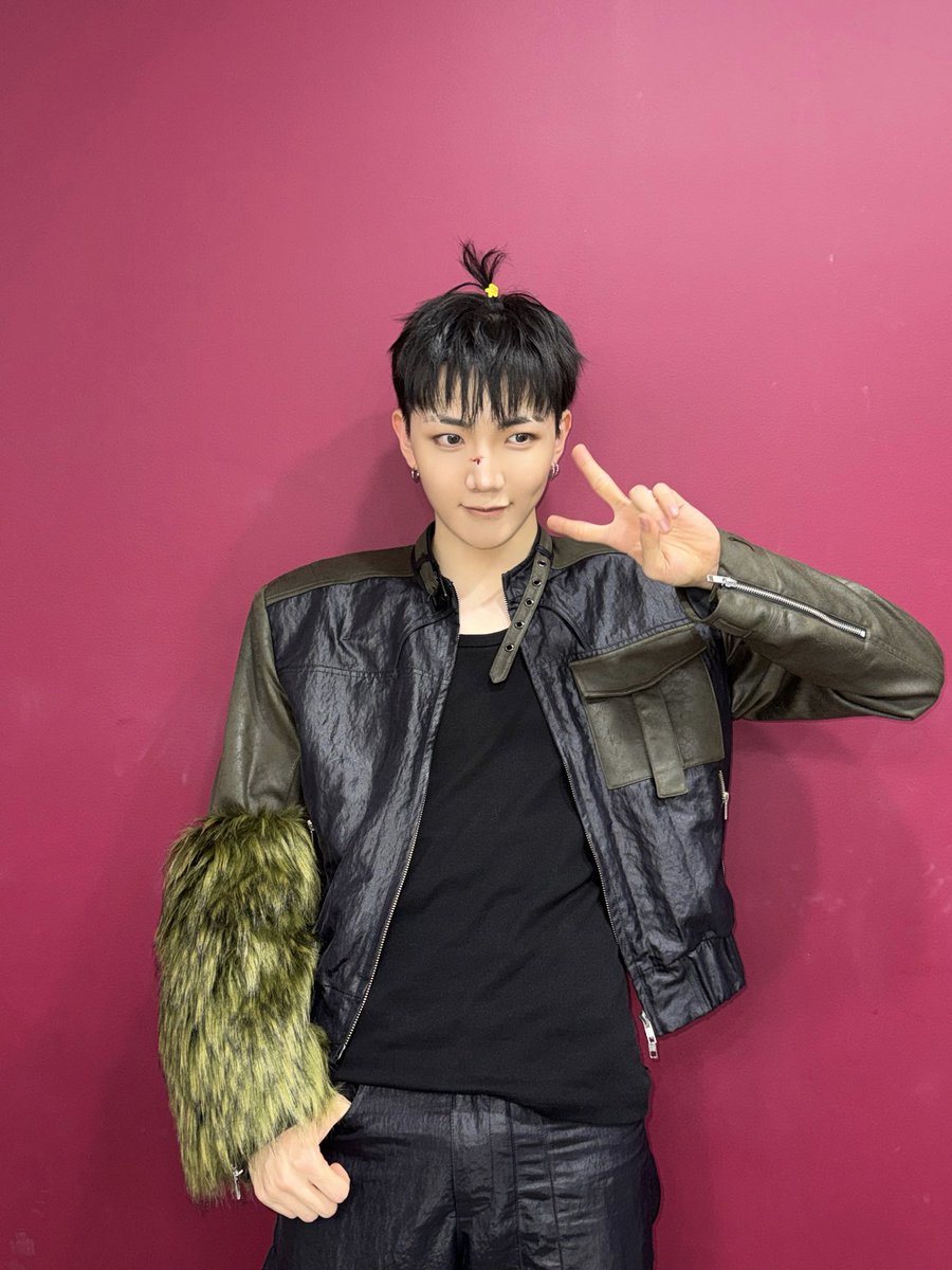 at_ALL_H_OURS's tweet photo. [#현빈]
나 귀여어ㅓ? ㅎ

#ALL_H_OURS #올아워즈
#HYUNBIN #현빈 https://t.co/M9Br13Sq5l