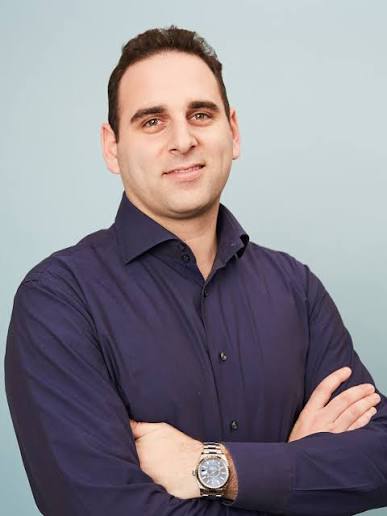 SolanaFloor's tweet photo. 🚨JUST IN: Solana's leading lending protocol @kamino has appointed Yieldstreet co-founder @WeiszM as CEO to lead its institutional growth and US expansion. 

Michael Weisz helped build Yieldstreet, where over $6 billion was invested across private markets. https://t.co/tK6nHmXgJ2