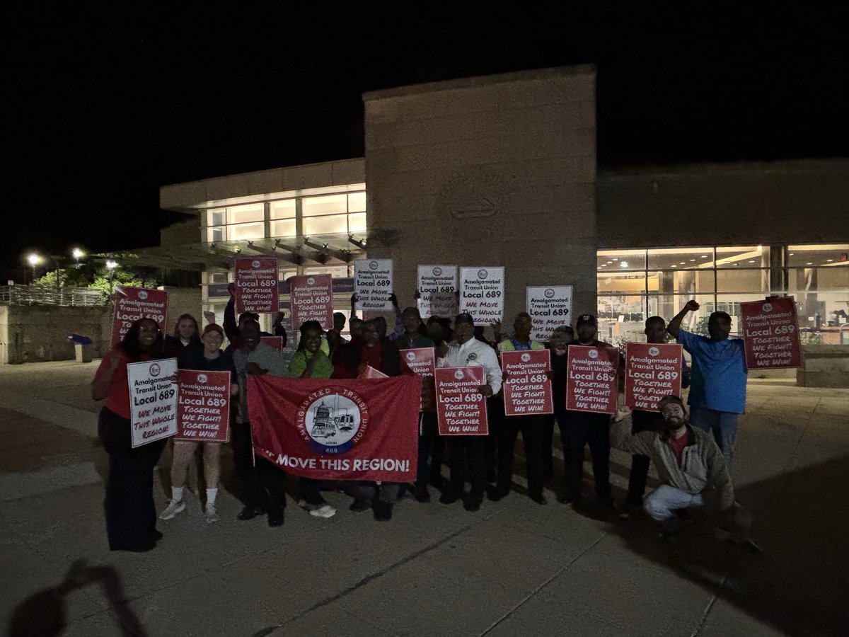 ATULocal689's tweet photo. AMC shuttle drivers at NIH held a practice picket today. Workers have been without a contract for months and the negotiations have dragged on. Now the company is threatening to take back benefits workers earned in past contracts! Enough is enough! #ATU689FairContracts https://t.co/GKppV9fAOX
