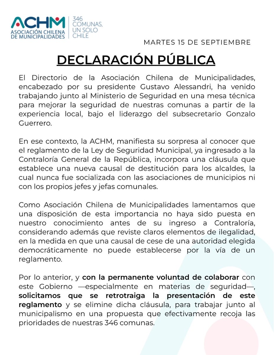 Carla_Amtmann's tweet photo. Inaceptable. El @minsegpublicacl ingresó el reglamento de seguridad municipal que, por simple decreto, puede destituir a alcaldes electos. Un amedrentamiento a los municipios que estamos enfrentando el delito. Como Sec. Gral. De la @ACHMChile comparto declaración transversal. https://t.co/13UDdK5vDe