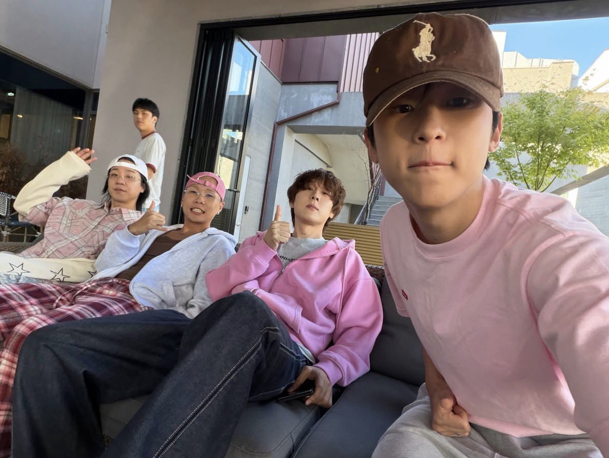 mysolacesdh's tweet photo. we got pink tape with big naughty boi !!!!!! 🥹🩷 yayayyay another one w his h1ghr hyungs https://t.co/KvusLyzbKF