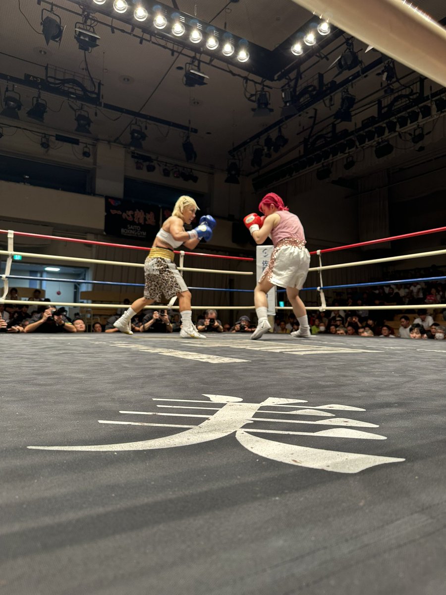 SanzinKamui's tweet photo. 人生で一番ボクシングで感動した試合は、長谷川穂積vsウーゴ・ルイス
今日はそれを超えた
感情グチャグチャ
美憂姉ちゃん最高！
#山本美憂 https://t.co/xprUslAAqR