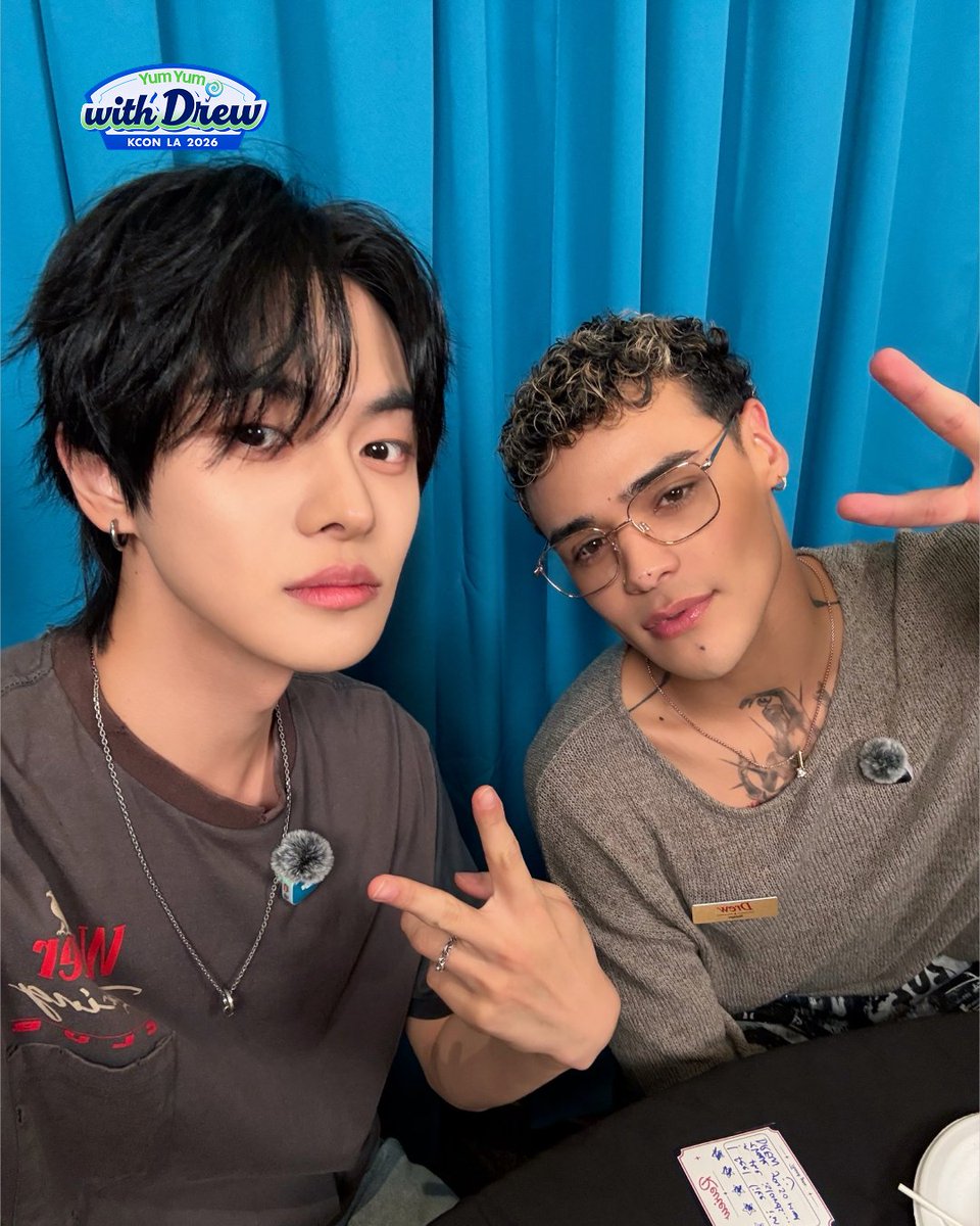 mnetplus's tweet photo. [#YumYumwithDrew] Sweet Shop selfies have arrived🍬 #RESCENE #ALPHADRIVEONE

Curious who won a delicious treat and who ended up with a shocking mystery snack?

Watch on 𝗠𝗻𝗲𝘁 𝗣𝗹𝘂𝘀👉https://t.co/GrJnZxesx9

=
[#얌얌위드드루] Sweet Shop 셀피 도착🍬 #리센느 #알파드라이브원

꿀맛 간식을 먹은 승자와 충격 괴식을 먹은 패자가 궁금하다면?

Watch on 𝗠𝗻𝗲𝘁 𝗣𝗹𝘂𝘀👉https://t.co/GrJnZxesx9

@santos_bravos @RESCENEofficial @ALD1_official 
#SANTOSBRAVOS #STBV #DREW
#MnetPlus #엠넷플러스