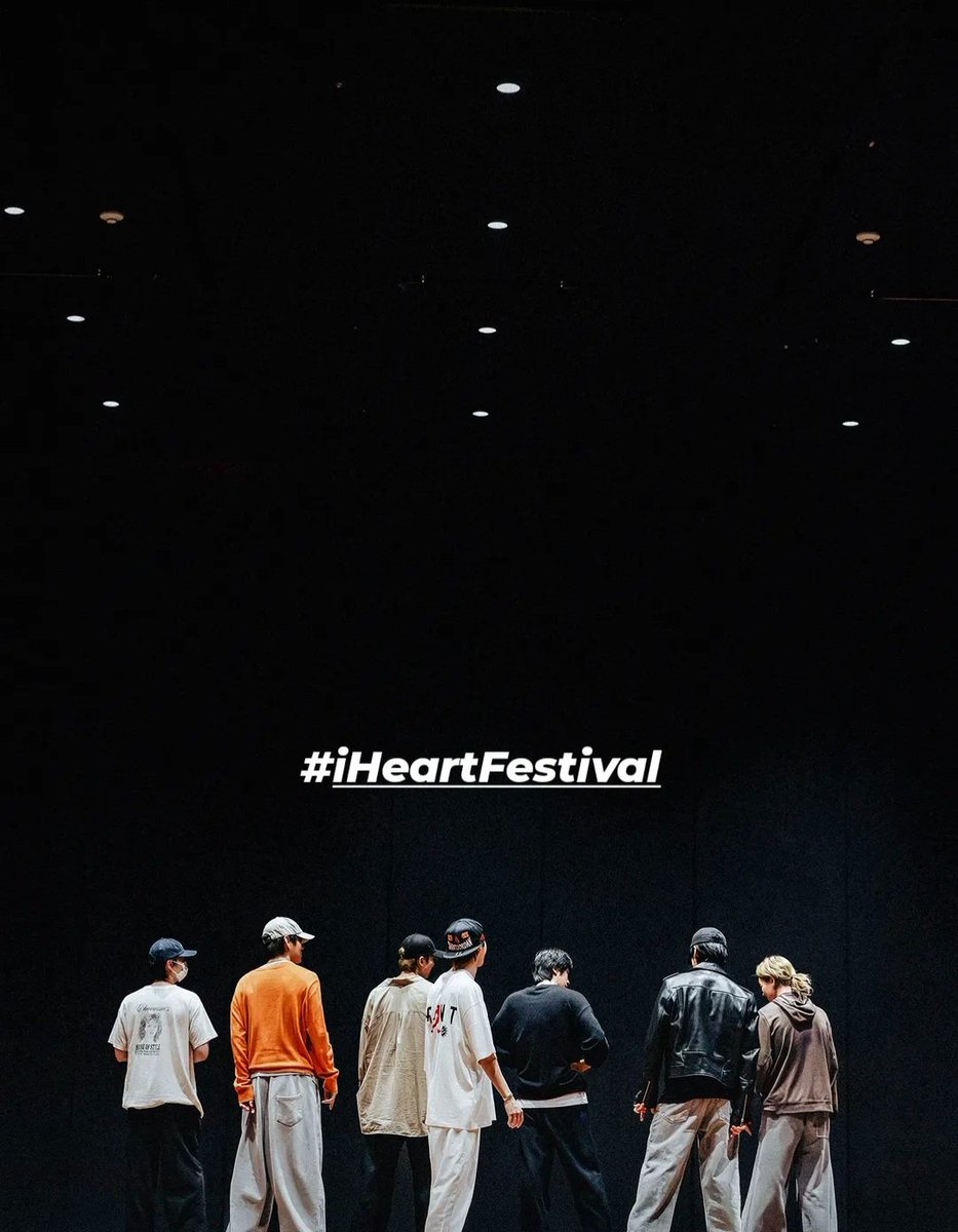 DataAgustD's tweet photo. YOONGI VIA BTS’S INSTAGRAM STORY 🥹🤏

~ BTS practicing for iHeartRadio Festival 💜 https://t.co/gB9acZtgj4