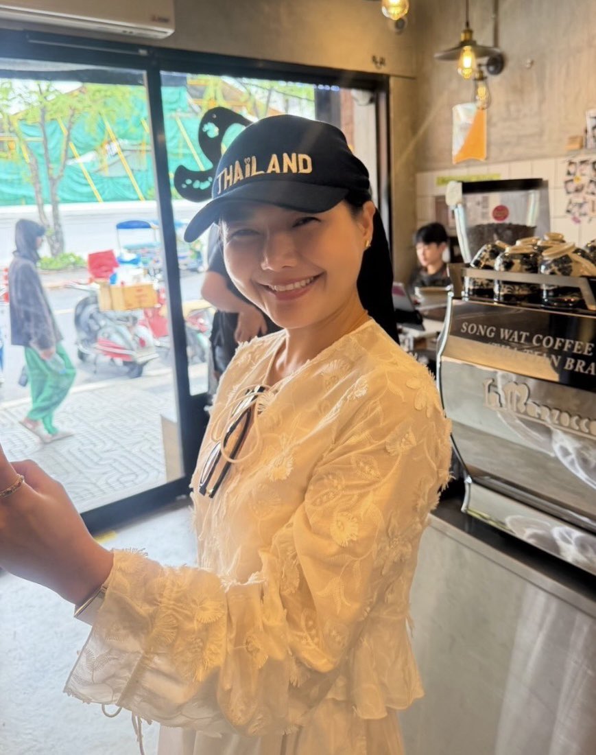 nongchiangmaiii's tweet photo. สวย น่ารัก ขี้เล่น ถุกใจ แบบนี้พี่หมวยไม่ช่บหยอ 🥺🤏🏻 https://t.co/GeukgDr88m