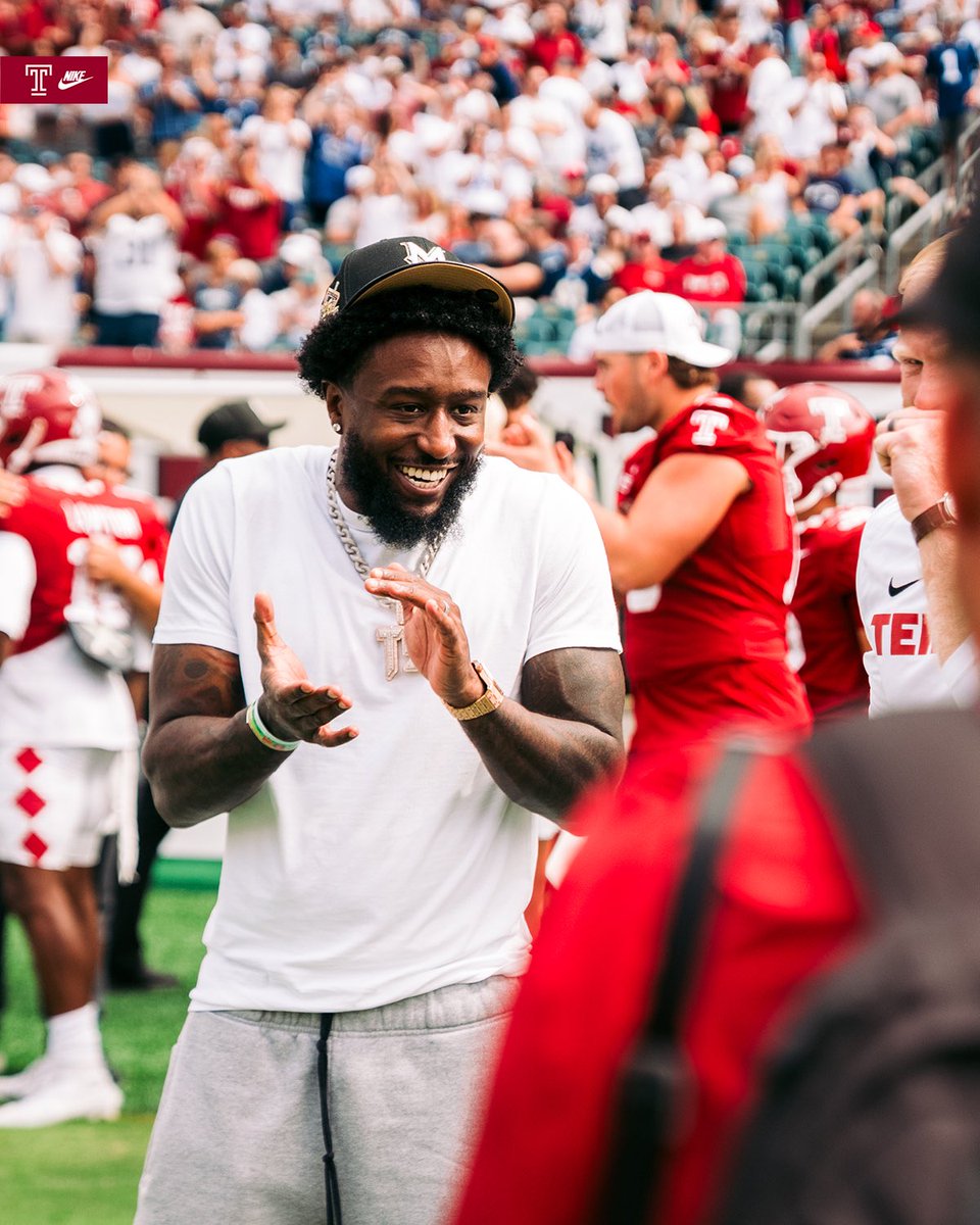 Temple_FB's tweet photo. Awesome to have the 2016 American Conference Championship Team back at 🏡 this past Saturday.

Forever one of us! 🦉

#TempleTUFF https://t.co/SSSGMReQAA