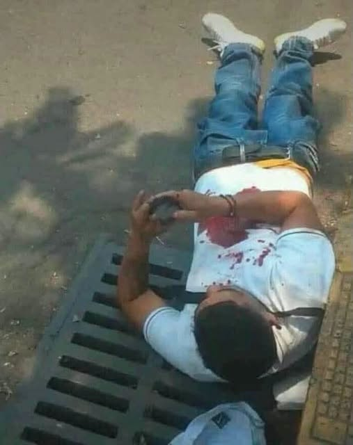 DonGonorrioHPX2's tweet photo. Yo avisándole a mi mujer que me mataron porque si no le aviso se enoja https://t.co/lTMyFcwPio