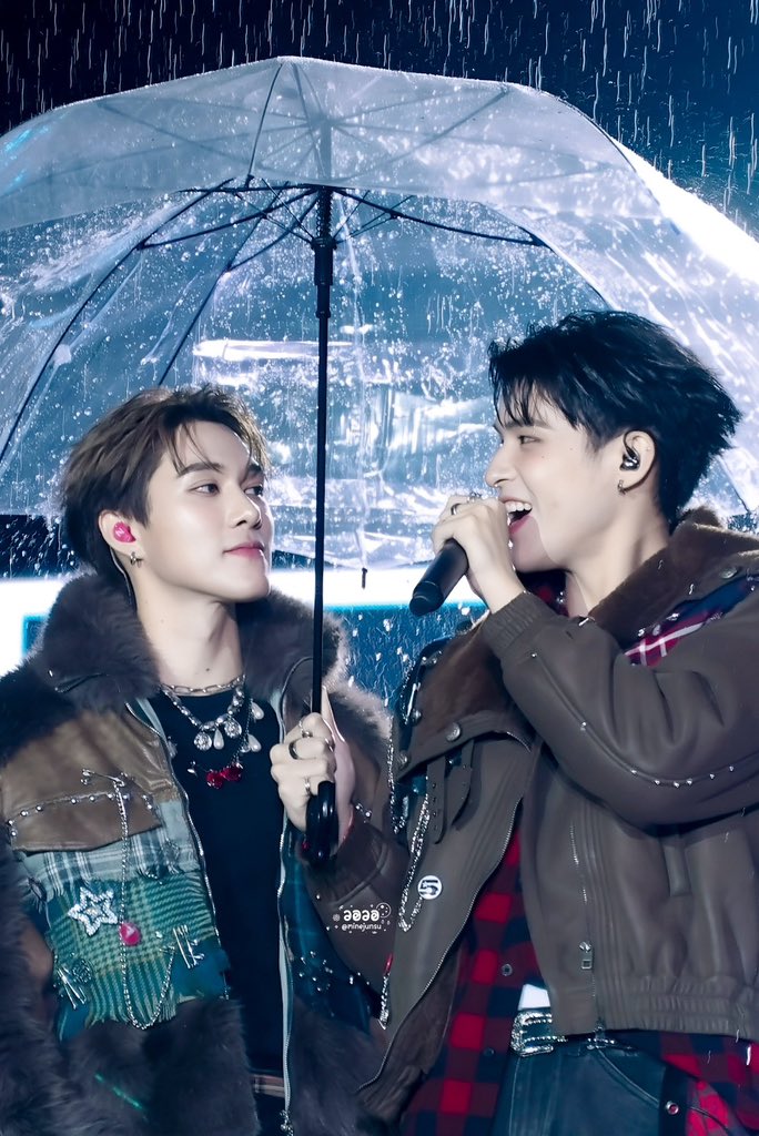 JibiaJubum's tweet photo. มองนานิตอนเผลอจนนานิรู้ตัวก็ยังมอง ตกหลุมรักคนเดิมซ้ำๆ https://t.co/5JNjTwmJqr