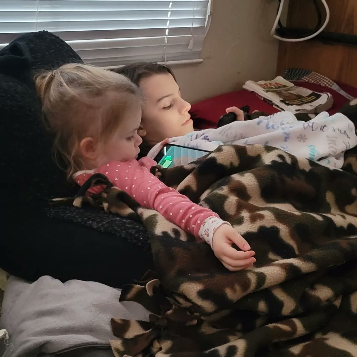 EllaRochester's tweet photo. 12 days ago, we left MN for sunny FL. Needless to say, we’re not thrilled to be driving back now. https://t.co/KlFmzifuuY