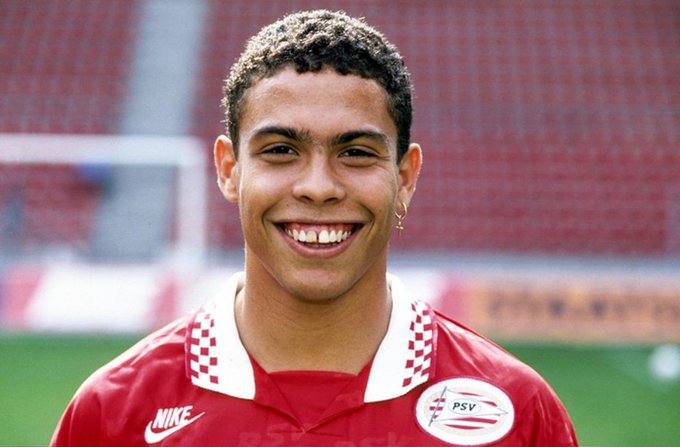 Footballtweet's tweet photo. 🇧🇷 Happy birthday to O Fenômeno - Ronaldo Nazário - who turns 50-years-old today:

▪️ 616 games
▪️ 414 goals
🏆🏆 La Liga
🏆🏆 Supercopa
🏆🏆 World Cup
🏆 Copa del Rey
🏆 UEFA Cup
🥇🥇🥇 FIFA World POTY
🥇🥇 Ballon d’Or

✅ Real Madrid Hall of Fame
✅ Inter Hall of Fame https://t.co/dxH42EwIuc