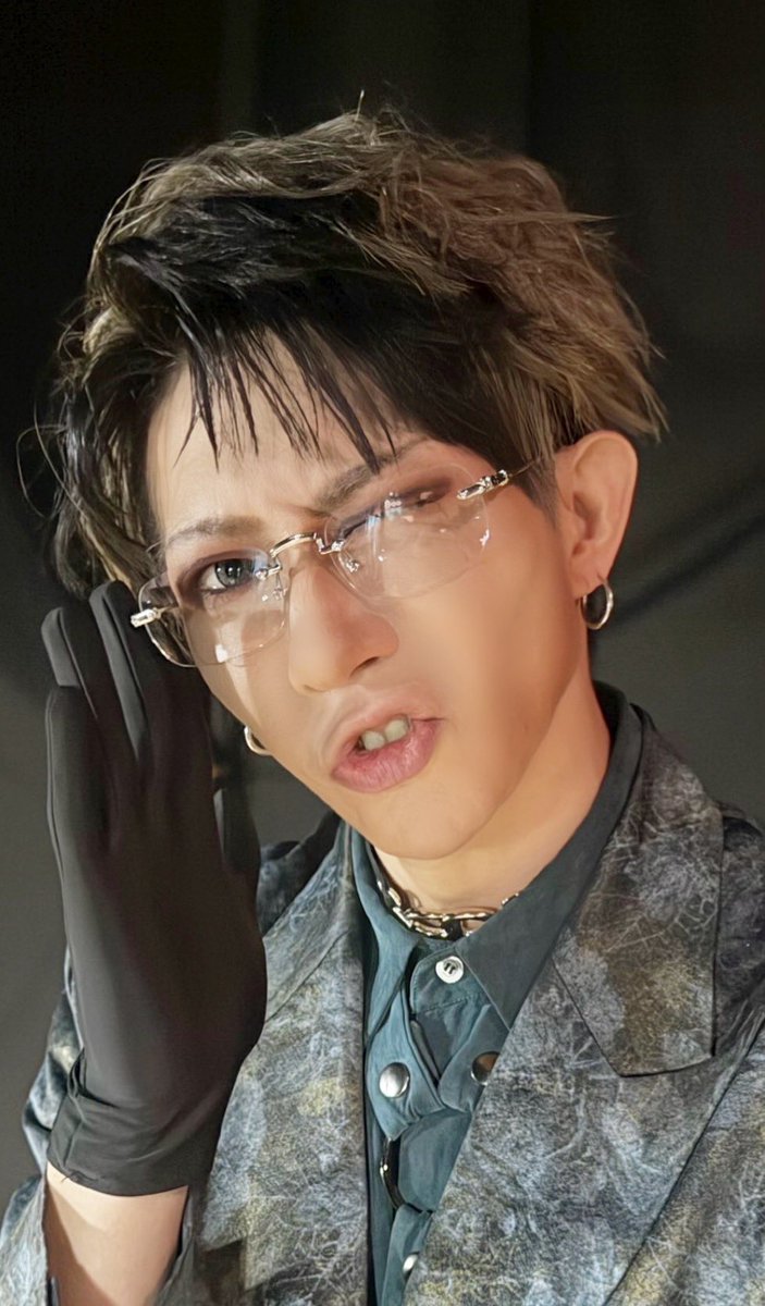 junjunmjgirly's tweet photo. ファンクラブツアー名古屋ありがとうございました！皆様のお陰で最高に楽しかったです！明日も頑張れます！全力でやったんですけど全然疲れを感じてなくてすごい不思議です！みんなからパワーを貰っているからでしょうか？もし奪ってたらごめんなさい！明日もっと頑張ってお返ししますね！感謝です🙏 https://t.co/LsssfngZds