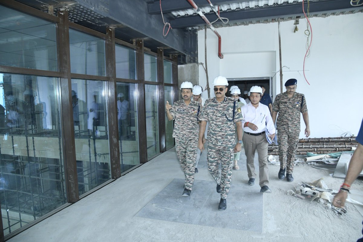 crpfindia's tweet photo. DG @crpfindia, Shri @gpsinghips, accompanied by senior officials carried out a comprehensive on-site review of the ongoing construction work for the new CRPF Hq building today. The DG emphasized adhering to strict quality benchmarks while ensuring time-bound execution across all construction phases. Instructions were also conveyed to project engineers and senior officials to ensure seamless inter-agency coordination for timely handover of the assets.

#NationFirst
#Vandematram150 
#MissionNaxalMuktBharat2026
@gpsinghips
@crpf_j
@CentralZoneCrpf
@northeast_zone
@southzone_hyd
​#Infrastructure
#ForceModernisation