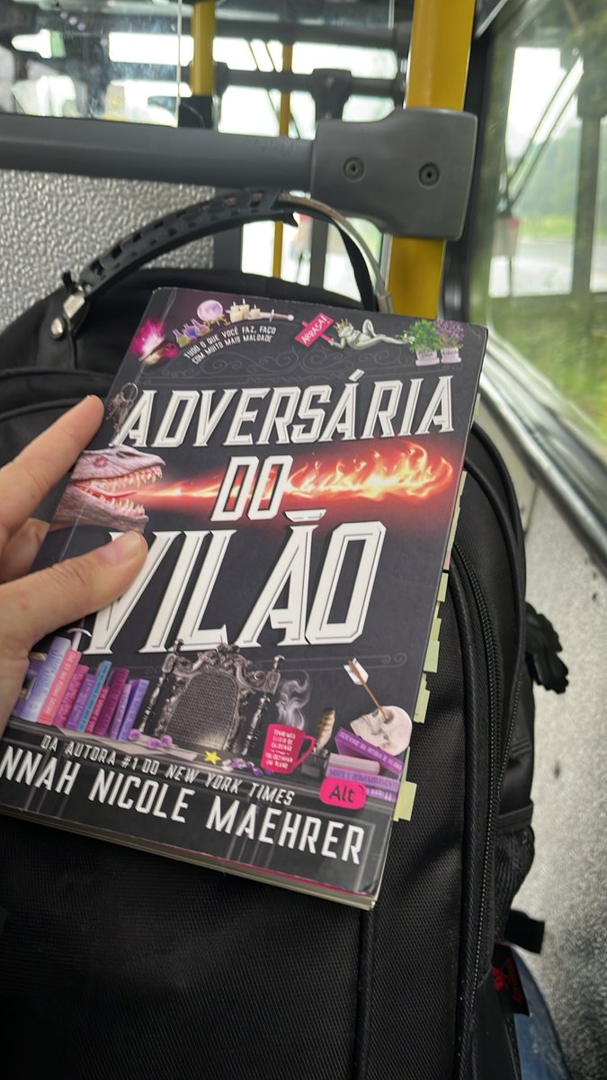 veronica_vrm's tweet photo. O que seria desses adultos se não fosse a Lyssa pra resolver os paranaue? https://t.co/OErfyNHR3b