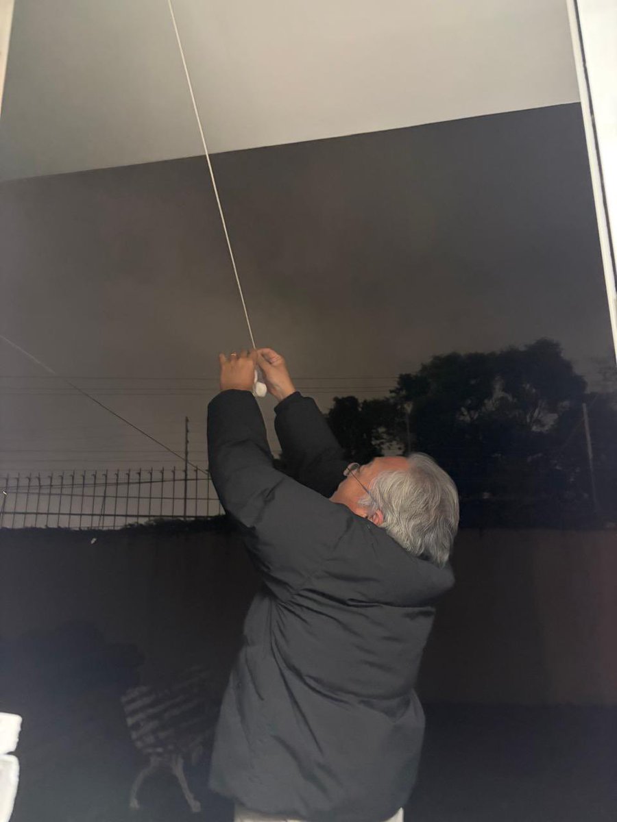FerGaleskii's tweet photo. se parou de chover em curitiba foi por conta do teru teru do meu pai!!!! agradeçam!!! https://t.co/sxKiAw60Bm