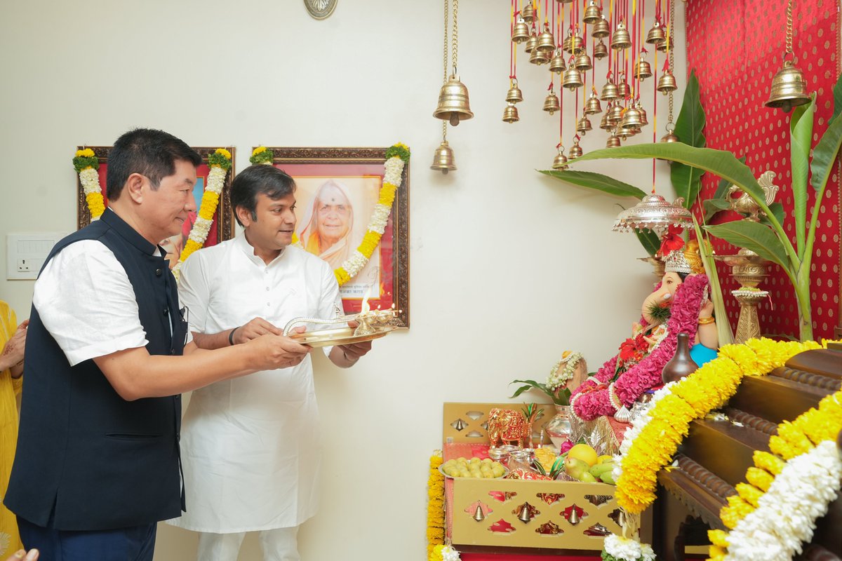RahulVKarad's tweet photo. Hosted Dr. Lobsang Sangay ji @Drlobsangsangay ​- Former President, Central Tibetan Administration (CTA) for a meaningful interaction centred on world peace, democracy, and the role of youth in politics and leadership.

We exchanged thoughts on the importance of nurturing politically aware and responsible young leaders who can contribute to a more peaceful and democratic world.

​H​e also ​sought the blessings of Ganapati Bappa​ and ​reaffirmed our shared​ commitment to peace and human values.

#RahulKarad #LobsangSangay #CentralTibetanAdministration #PeaceAndDemocracy #YouthInPolitics #PoliticalLeadership #NationBuilding #GanpatiBappa

[ Dr. Rahul V. Karad, Dr Lobsang Sangay, Central Tibetan Administration, world peace, peace and democracy, youth in politics, politically aware youth, global peace, Ganapati Bappa blessings, MIT World Peace University ]