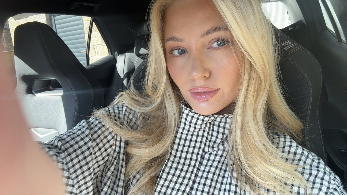 brattybackup111's tweet photo. I’m going out shopping 🛍️ which wallet am I using https://t.co/ul1ljb0s8u